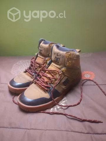 Bototos marca DC, talla 42.5