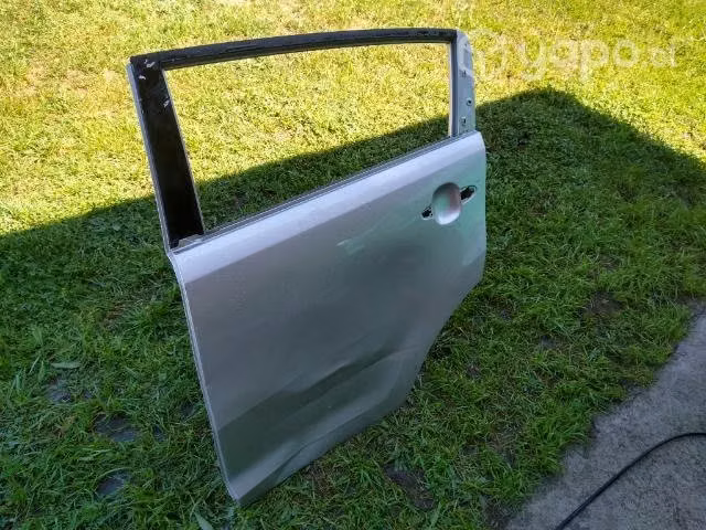 Puerta trasera izquierda KIA SPORTAGE