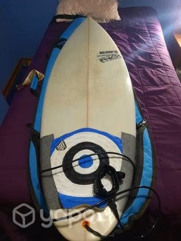 Tabla de surf / funda / quillas y leash