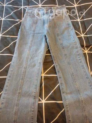 Pantalones nuevos y usados