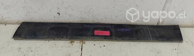 Moldura Inferior Puerta Delantera Derecha (HCR065)