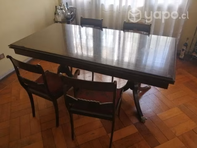 Comedor antiguo patas bronce