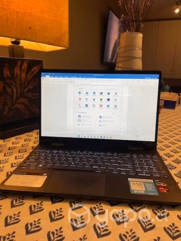HP Envy x360 15,6" / 8 gb ram/512 ssd / Ryzen 5