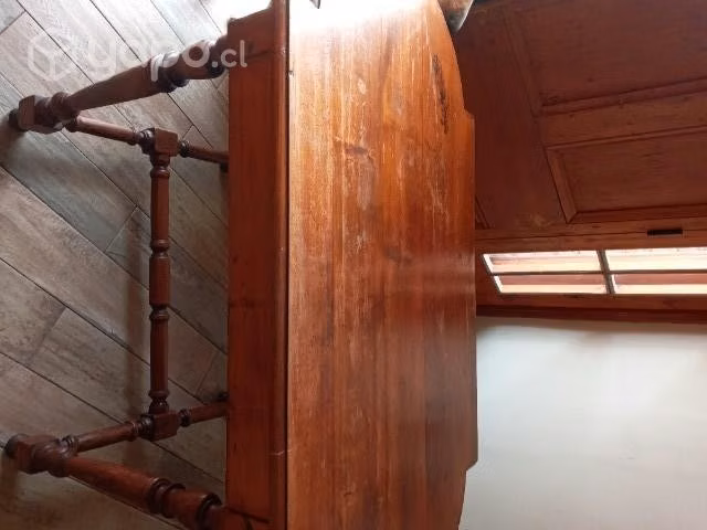 Mesa arrimo antigua de madera