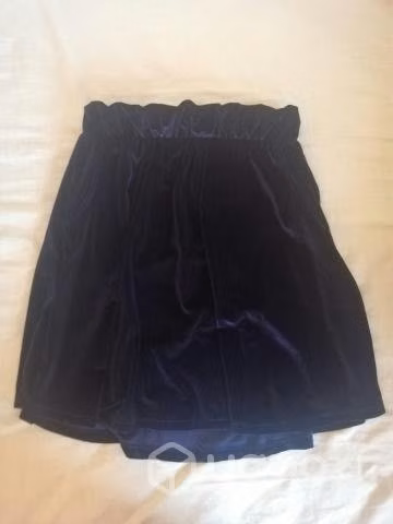 Falda plush negra