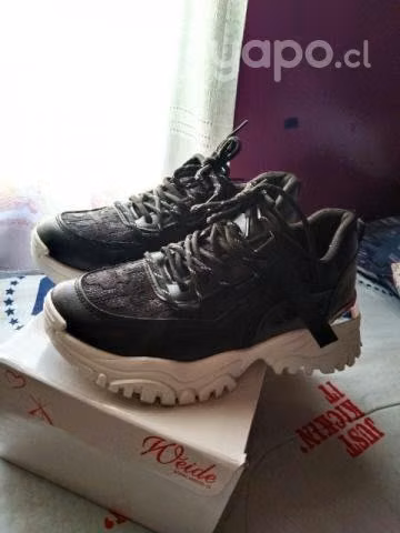 Zapatillas negras