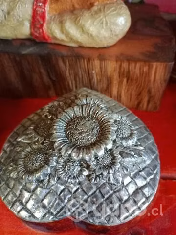 Cofre corazón antiguo