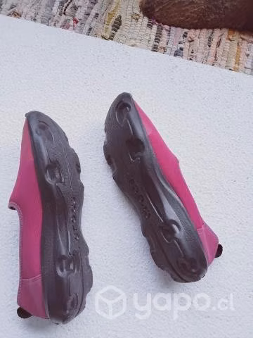 Zapatos planos mujer rosa fuxia marca Crocs - Imagen 3