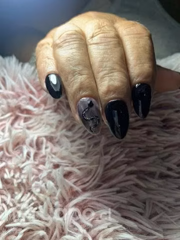 Uñas acrílicas