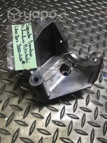 Soporte bomba hidraulica Mitsubishi L