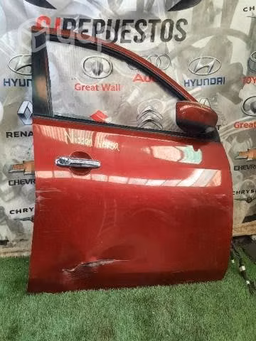 Puerta delantera derecha nissan versa 2018 lata
