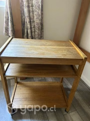 Mesa con rueditas
