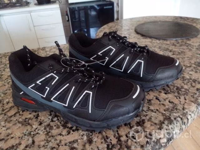 Zapatilla de treking nueva talla 37