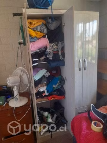 Closet seminuevo 4 puertas con 2 cajoneraa - Imagen 2