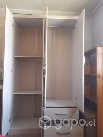 Closet seminuevo 4 puertas con 2 cajoneraa - Imagen 3