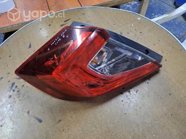 Foco trasero izquierdo honda civic 2016