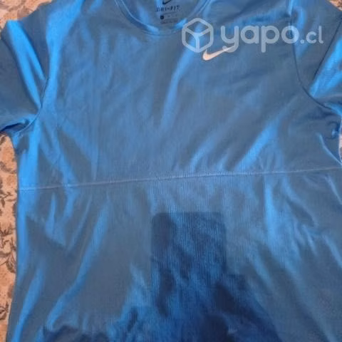 Polera deportiva hombre Nike