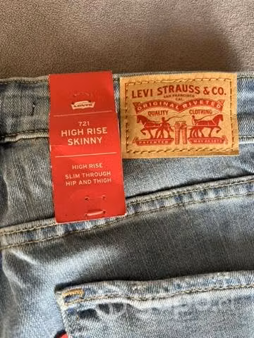 Jeans Levi sin uso - Imagen 3