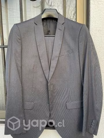 Terno marca Mossimo talla 48