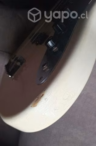 Bajo Fender + Bajo Ibanez + Guitarra Takamine