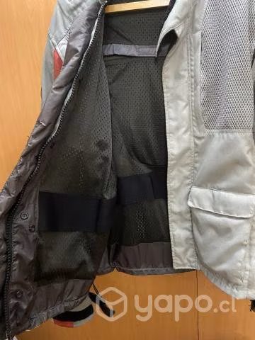 Chaqueta para moto marca Revit