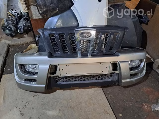 Mahindra pick up 2015 parachoque delantero