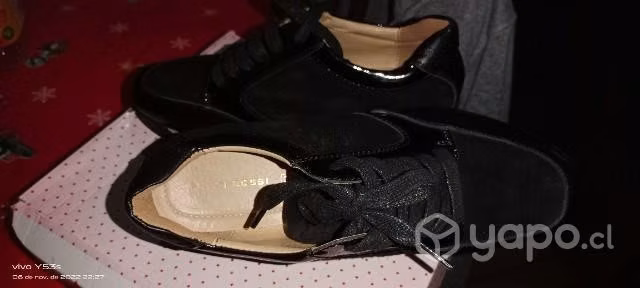 Zapato marca Bruno Rossi nuevos talla 38