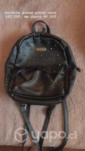 Mochila prune negra con tachas top