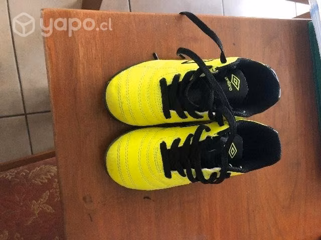 Zapatilla para cancha pasto sintético