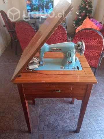 Maquina de coser antigua