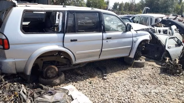 Puertas mitsubishi montero 2008