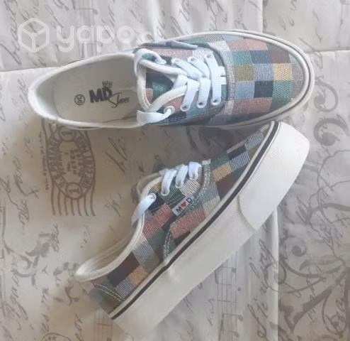 Zapatilla estilo vans talla 36 Nueva