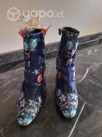 Botines floreados