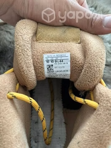 Zapatillas adidas tallas 10 US/ 42 CL