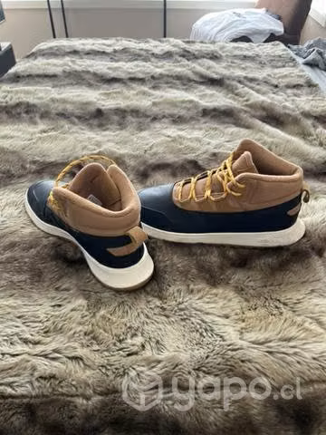 Zapatillas adidas tallas 10 US/ 42 CL