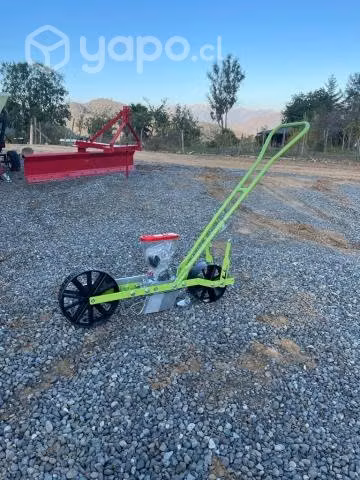 Sembradora manual con 3 tipos de rodillos