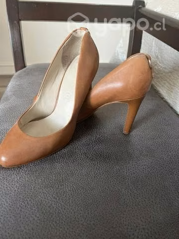 Zapato marca Aldo y chala marca Gacel, ambos 36 - Imagen 5