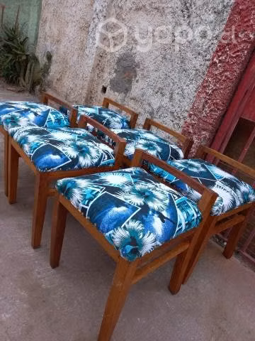 Mueble y sillas