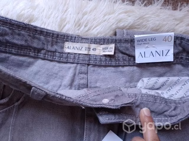 Jeans wide leg marca Alaniz.