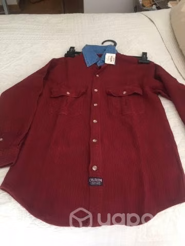 Camisa talla XS-S, nueva, Metro Tobalaba y Colón