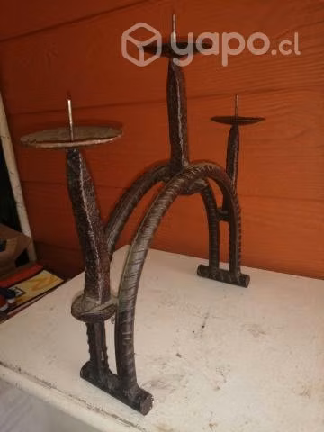 Porta velas rústico de fierro con clavos de linea