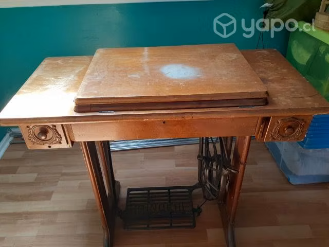 Máquina de Coser Antigua