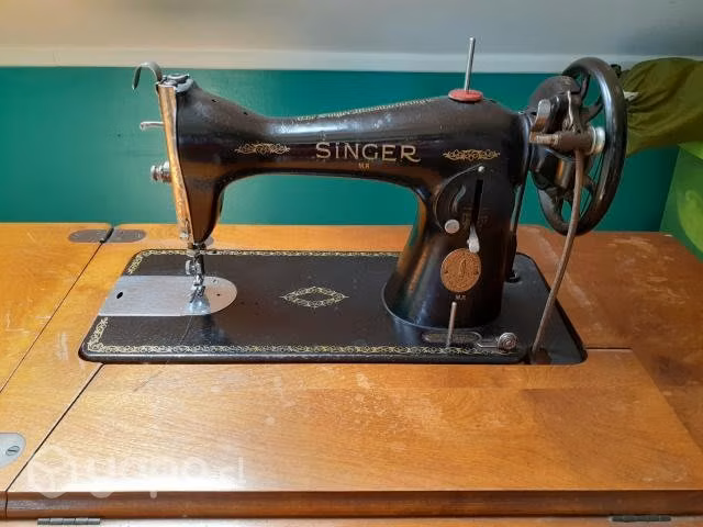 Máquina de Coser Antigua