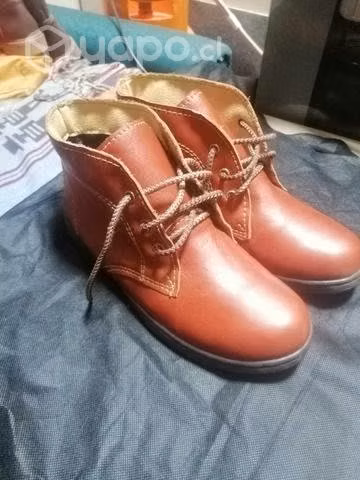 Zapatos artesanales.