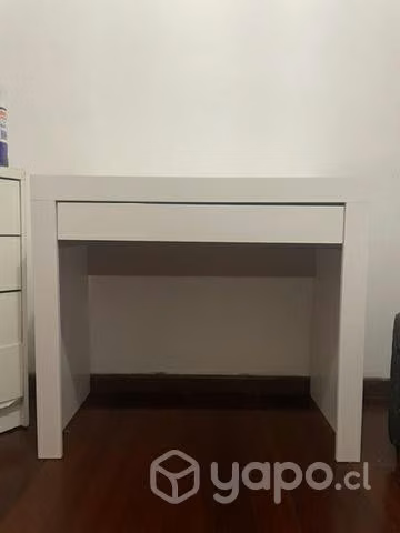 Escritorio blanco