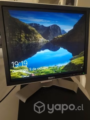Computadora de escritorio y monitor - Imagen 2