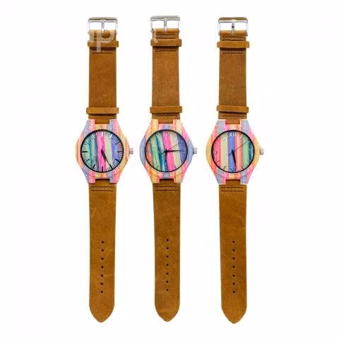 Reloj de madera con correa de cuero