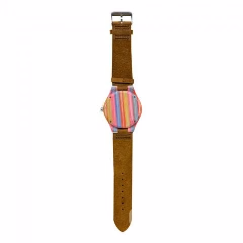 Reloj de madera con correa de cuero