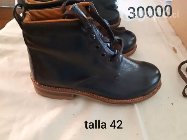 Zapato de seguridad antiguo pero nuevo