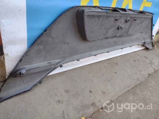 Moldura de parachoque tras toyota aygo 2018-2020 - Imagen 4